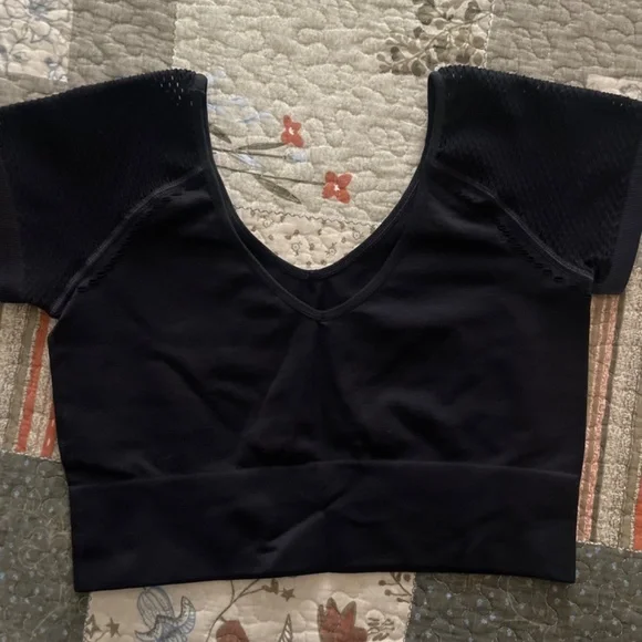 Aerie Offline Workout Crop - Picture 3 of 4